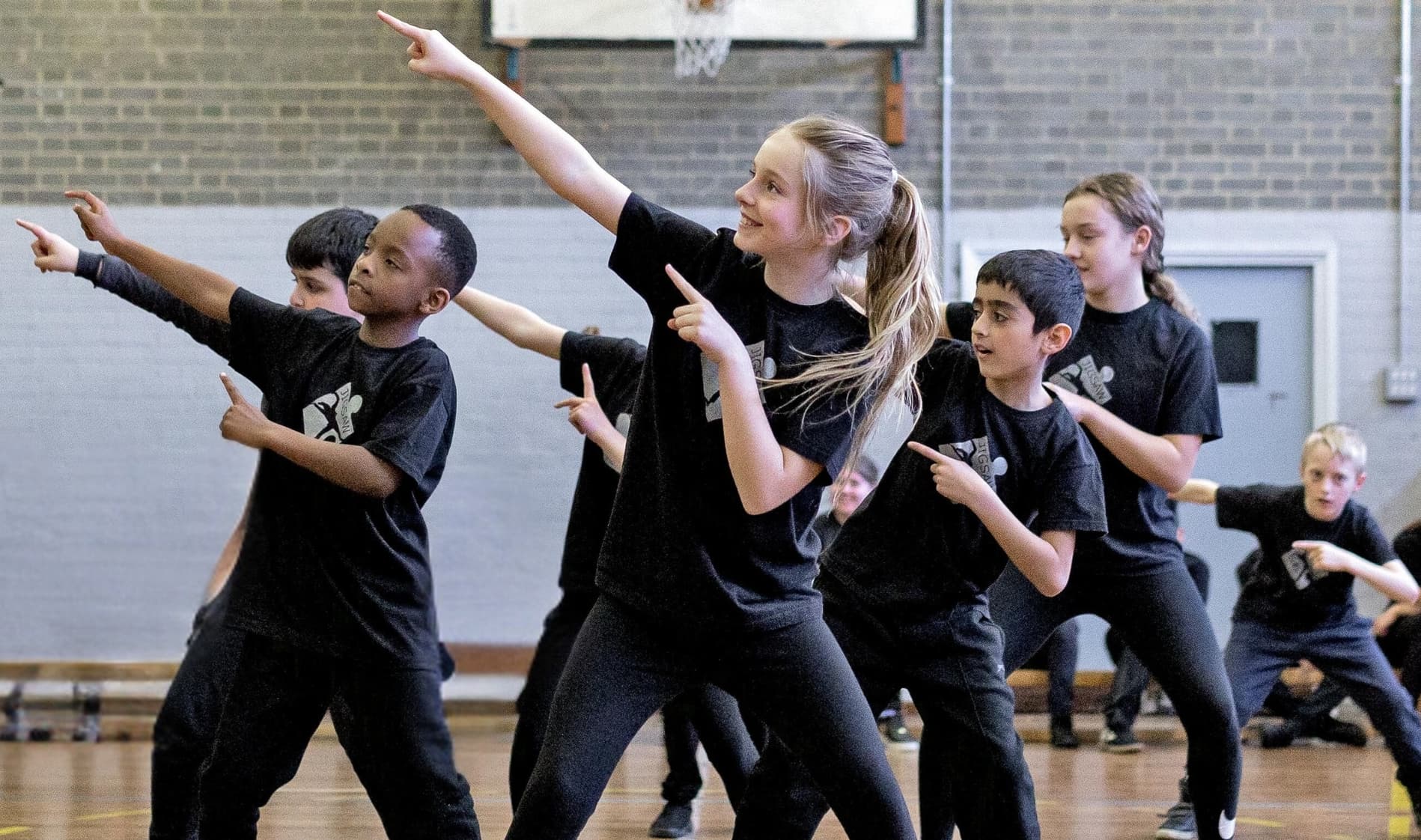 DISCOVER DANCE